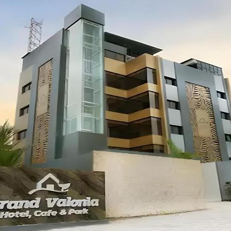 Grand Valonia Hotel Jember Ngoại thất bức ảnh
