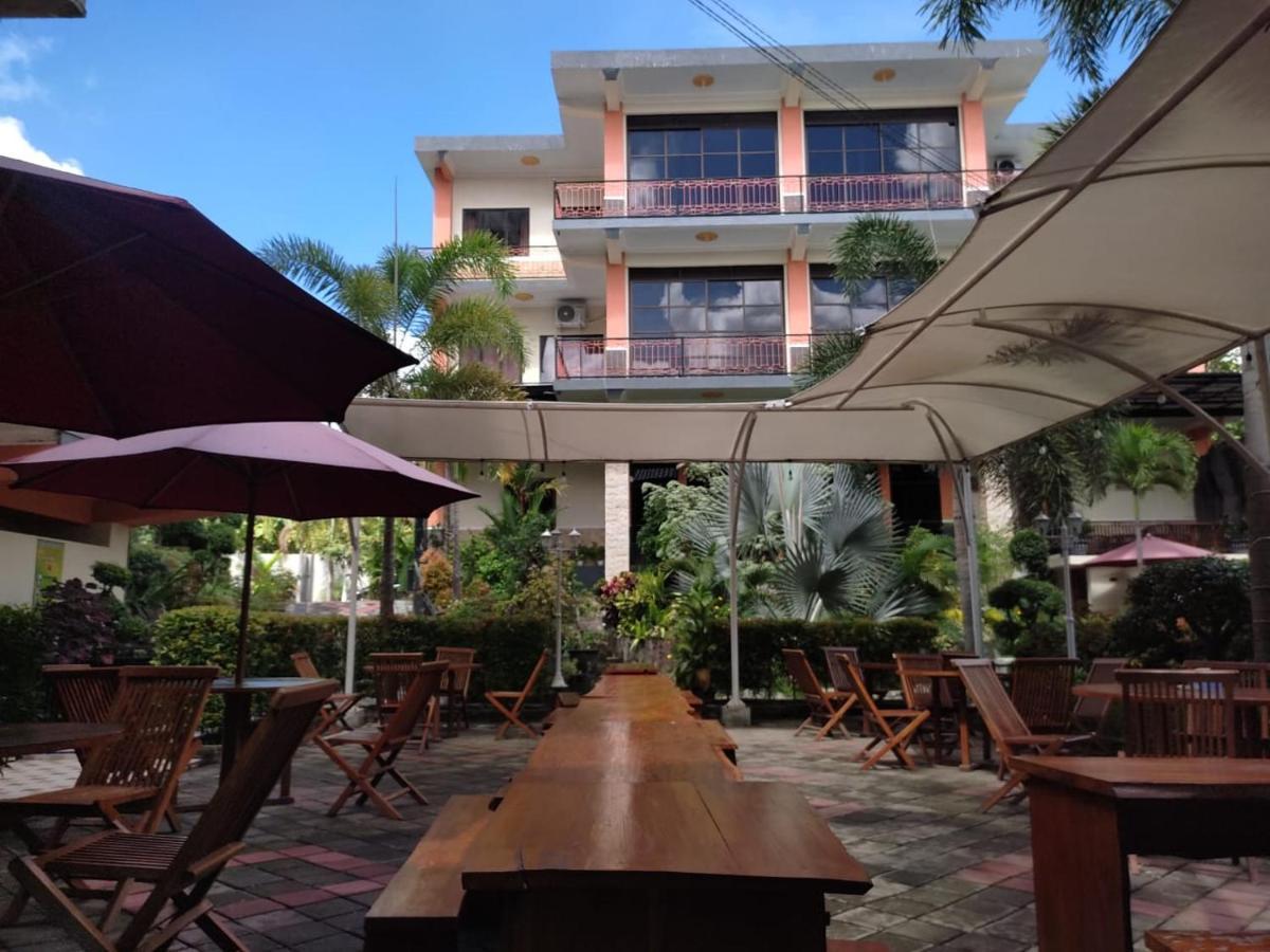 Grand Valonia Hotel Jember Ngoại thất bức ảnh