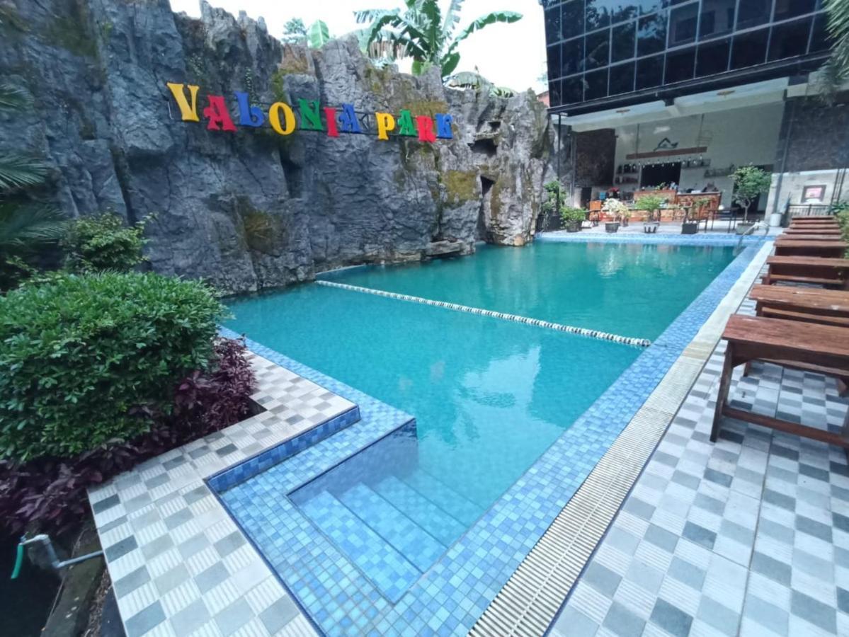Grand Valonia Hotel Jember Ngoại thất bức ảnh