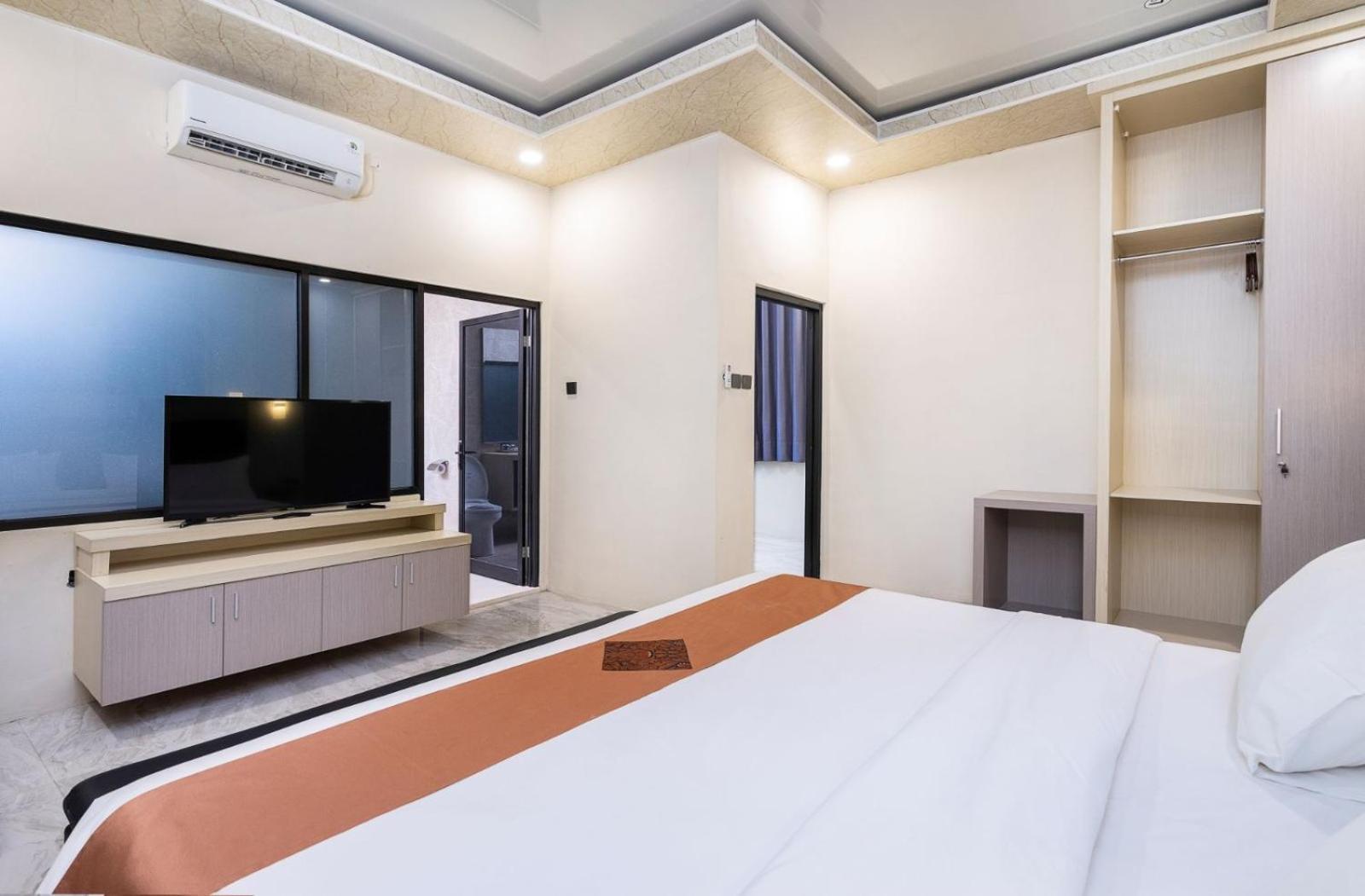 Grand Valonia Hotel Jember Ngoại thất bức ảnh