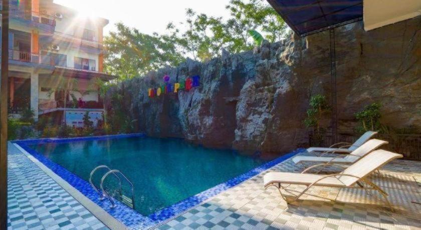 Grand Valonia Hotel Jember Ngoại thất bức ảnh